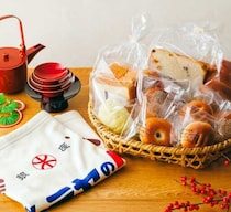 木村屋總本店の福袋2026が登場。人気パン10種と限定ブランケットの豪華セット
