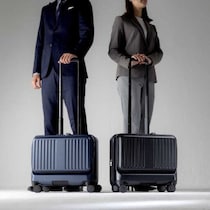 ANAの新作キャリー登場！機内持ち込みOKの横型ビジネスキャリーが誕生