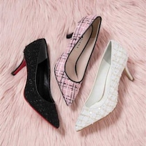 ダイアナのWEB限定ツイードパンプス、ホリデーシーズンにぴったり！