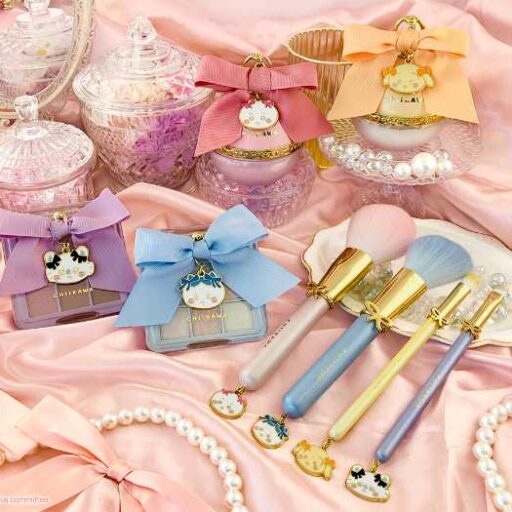 ちいかわ×粧美堂♡リボンコスメシリーズで毎日メイクがもっと可愛く