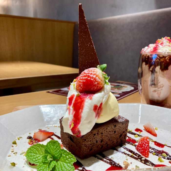 CAFE DULCETのストロベリーガトーショコラ