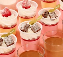 パステル×苺の季節到来♡ご褒美に選びたい限定プリン＆パフェ特集