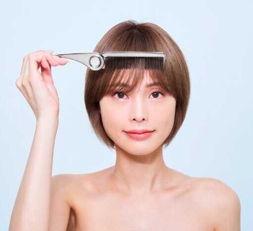 折りたたみコームで簡単スタイリング！CHROME BEAUTEのサラツヤ仕上げ