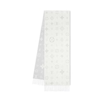 ルイ·ヴィトンの新作マフラーで冬支度♡洗練を纏うエレガントギフト