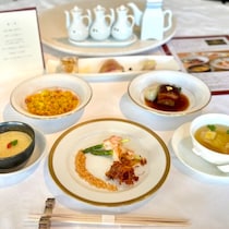 「リーガロイヤルホテル大阪 ヴィニェット コレクション」“黄金の世界”を味覚で体験する 「クリムト・アライブ 大阪展」コラボレーションメニュー