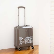 リサ・ラーソンの「はりねずみ三兄弟」トラベルバッグがついに登場！