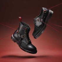 ドクターマーチン新年コレクション「イヤー・オブ・ザ・ホース」登場