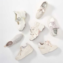 プラスダイアナ、新作で迎える新年♡HAPPYに履きたい大人スニーカー