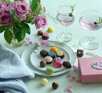 モロゾフのバレンタイン2026。花と酒とチョコレートで満たす私時間