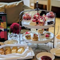 【フォーシーズンズホテル京都】ストロベリーアフタヌーンティー♡バラのようなスイーツは豪華