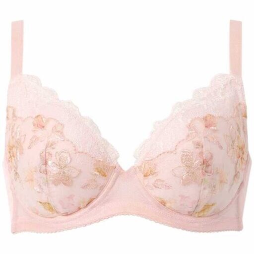 ワコールのノンワイヤーブラ登場!大きいバストを小さく見せて軽やかに♪