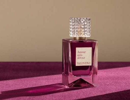 ヴァレンティノ ビューティの新作フレグランスが描く禁断の夢