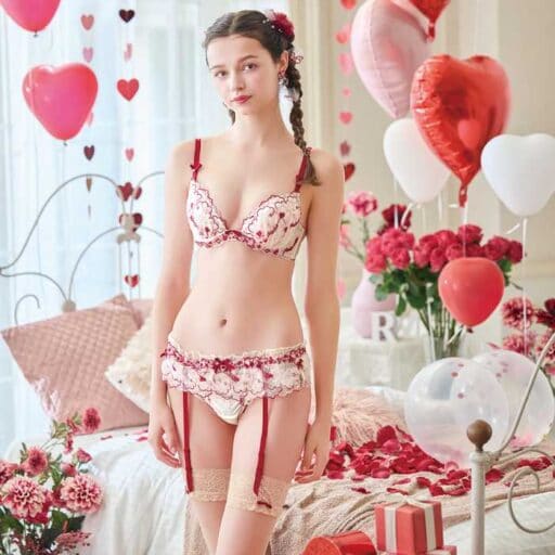 リサマリのバレンタインが甘くきらめく♡心ときめく限定コレクション登場