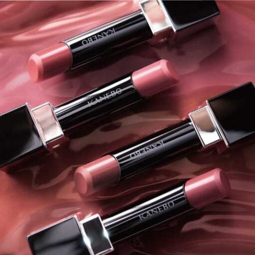 KANEBOの新作ルージュが登場。生命感あふれる艶粘膜カラーで唇に希望を