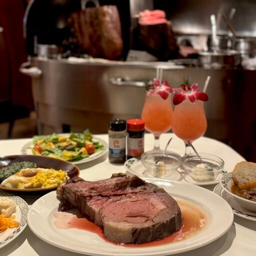 「ロウリーズ・ザ・プライムリブ 大阪店」メインのプライムリブと全50種類のビュッフェ付きのランチタイム