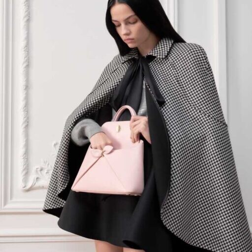 Dior新作バッグ♡クチュール発想の「ディオールシガール」が登場