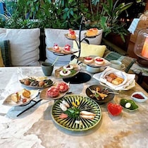 【パティーナ大阪】苺と冬野菜を楽しむアフタヌーンティー