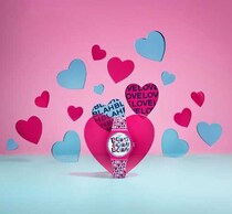Swatchのバレンタインデーに心躍る♡遊び心あふれる限定ウォッチ