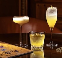 「クリムト・アライブ 大阪展」コラボレーションカクテル・モクテルが「ザ・リッツ・カールトン大阪」に登場