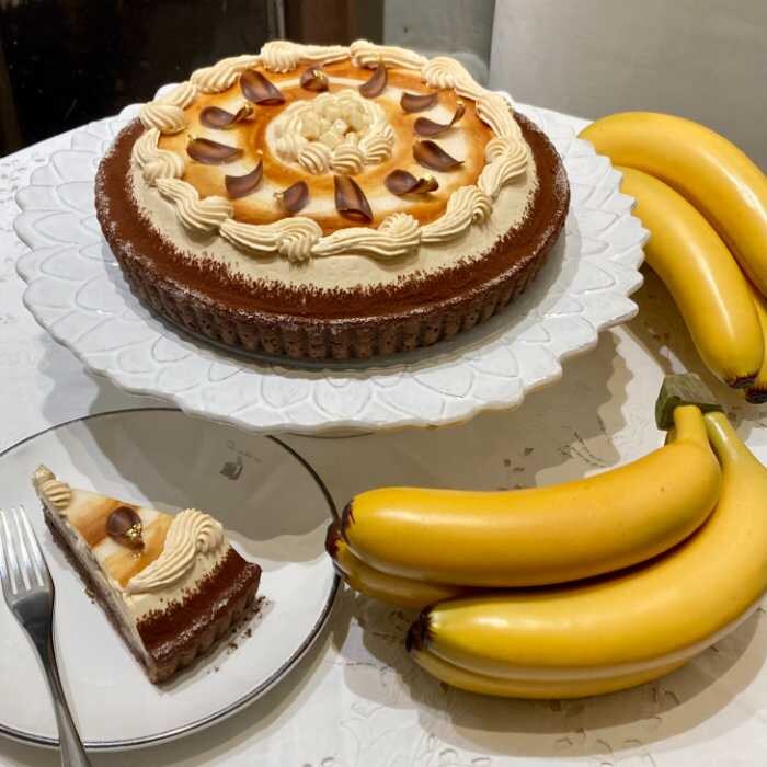 キルフェボンの【新作】チョコレートとキャラメルバナナのタルト(ホールとカット)