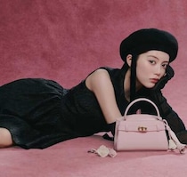 CHARLES & KEITHの桜コレクション♡日本限定サクラデザインが登場