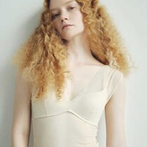 NICENICE MOMENT最新コレクション、2026年春夏は大人のヘルシーが主役