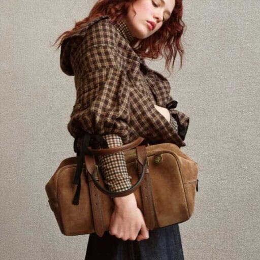 マルベリーの新作ボストンが登場。洗練と実用性を叶える名品バッグ