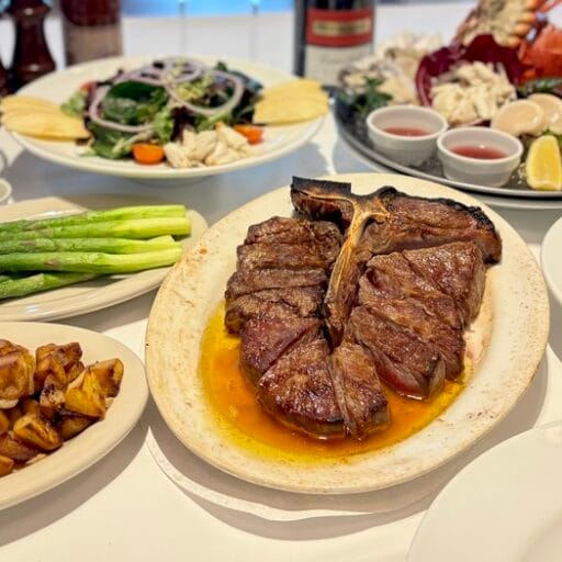 大阪駅直結「KITTE大阪」で味わうお肉好きにはたまらない!USDA認定の極上の熟成肉のステーキ