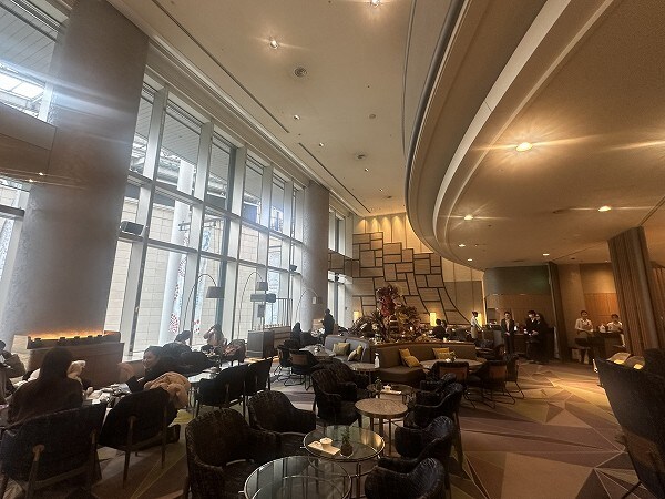 スイスホテル南海大阪のアフタヌーンティーです。