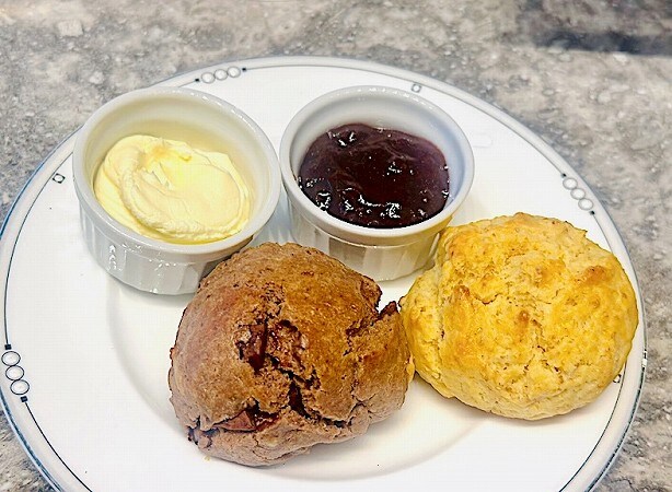 スイスホテル南海大阪のアフタヌーンティーです。