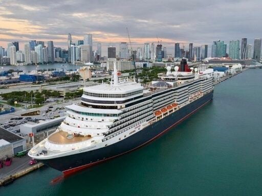 永遠の憧れ♡まるで”海に浮かぶラグジュアリーホテル”「クイーン・エリザベス」