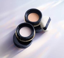 クレ・ド・ポー ボーテ フェイスパウダー新作スモール登場♪外出先でも上質な輝き肌へ