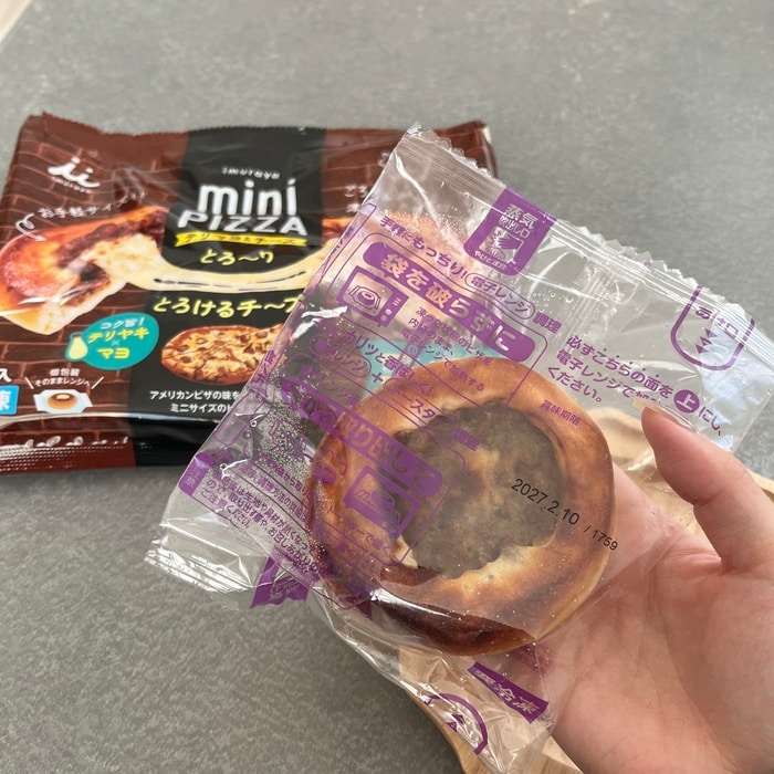 井村屋のmini PIZZAテリマヨ＆チーズ②