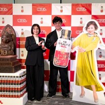 上沼恵美子さんお墨付き！「大阪無限粉もんソース by 味ぽん」発売♡発表会にはシャンプーハットてつじさん登場