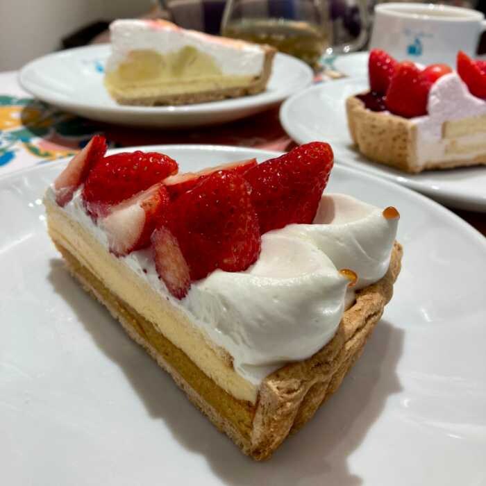 キルフェボンのイチゴとカスタードプリンのタルトカット