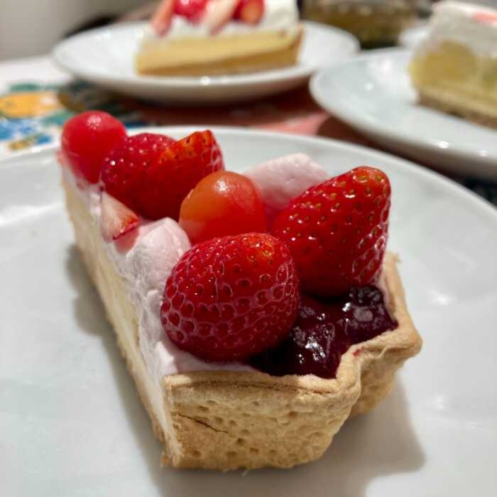 キルフェボンの結晶型 “ル ガール”クリームチーズムースのタルト ～桜風味～ホールカット後ろから