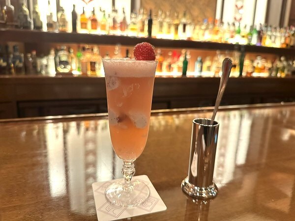 ホテル阪急インターナショナルで、ハーゲンダッツとのタイアップ企画「Blooming Strawberry」が開催中です。