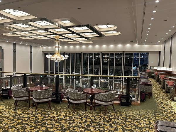 ホテル阪急インターナショナルで、ハーゲンダッツとのタイアップ企画「Blooming Strawberry」が開催中です。