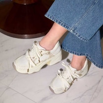 プラスダイアナ26SS新作公開♡大人女性に似合う旬スニーカー＆バッグで毎日にときめきを