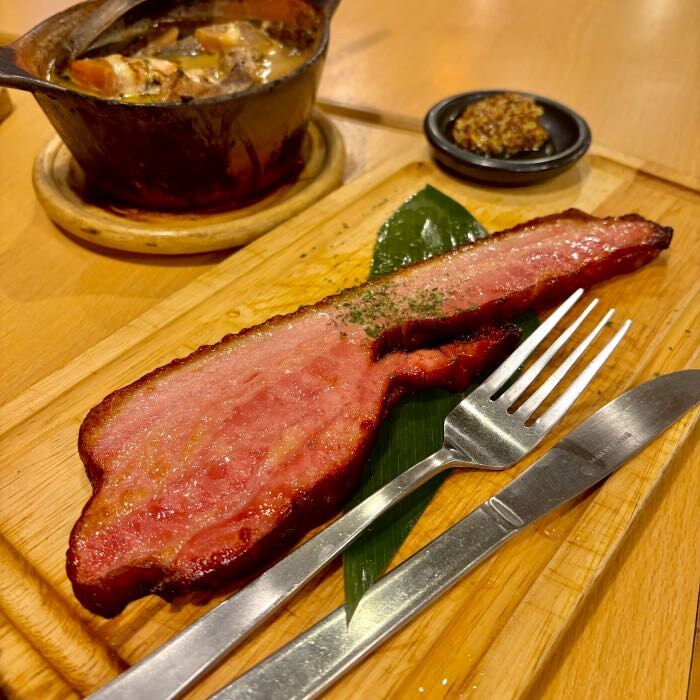 ジョニーの原価酒場のベーコンステーキ