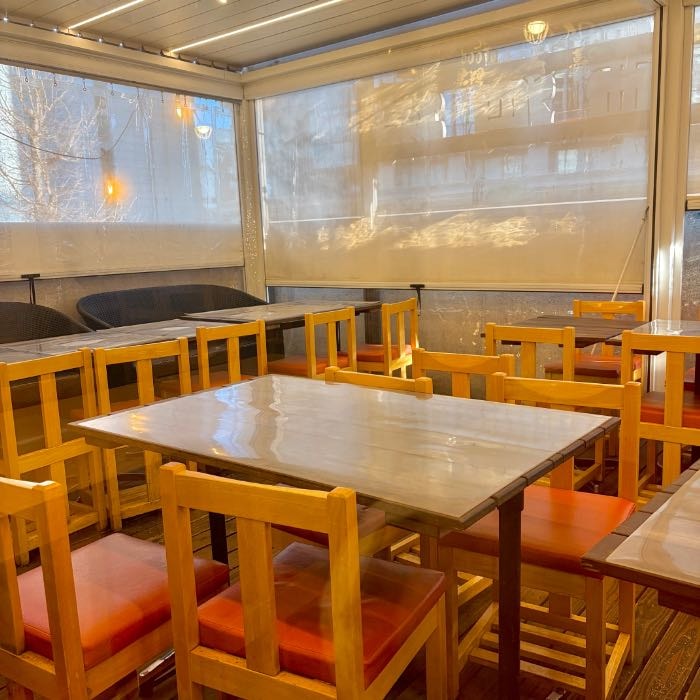 ジョニーの原価酒場の内観1