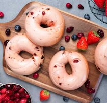 BAGEL & BAGELにベリーたっぷり新作♡期間限定トリプルベリーベーグル登場