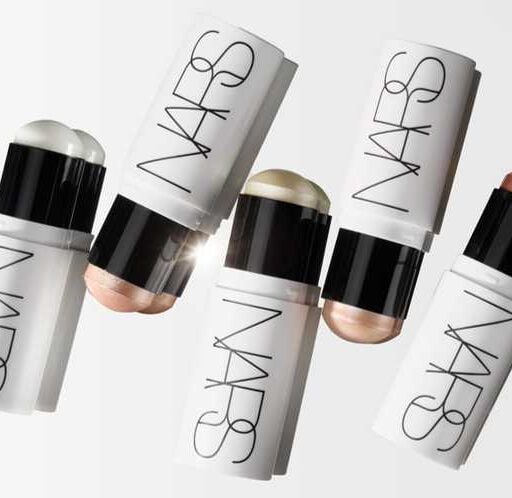 NARSの新作スティックタイプ登場♡光を纏うルミナイジングスティック