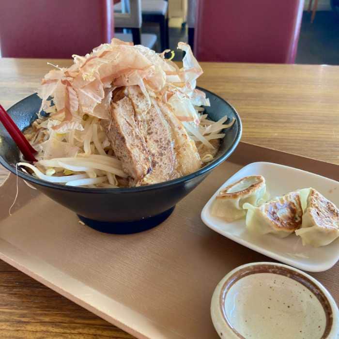 麺屋三丁目の力麺かつをと餃子