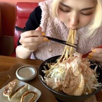 【麺屋三丁目】看板メニュー、力麺の裏ボス!?のりぴよ推し｢力麺かつを｣