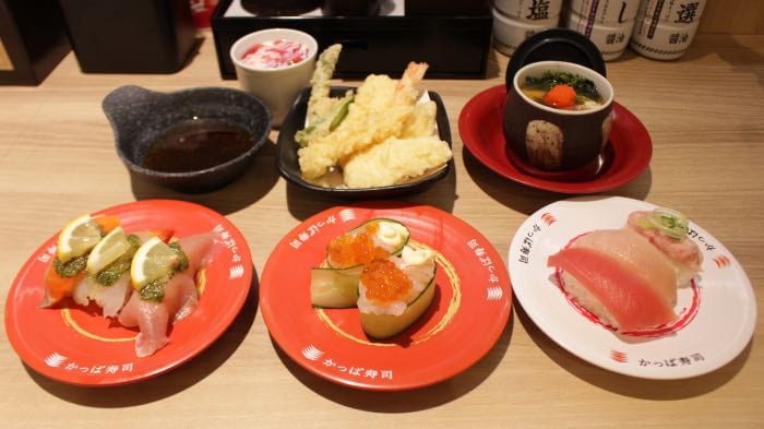 かっぱ寿司のテーブル