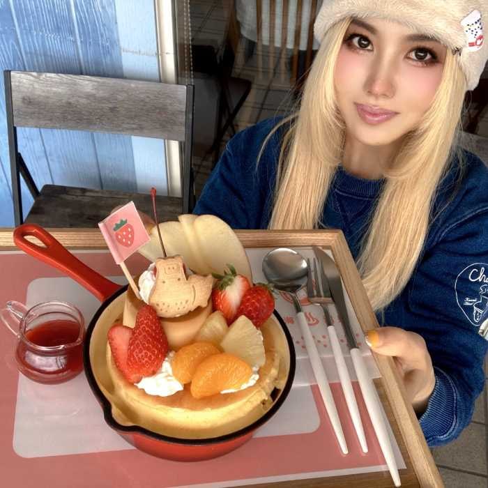 ドライブイン熱海プリン食堂のいちごとプリンアラモードパンケーキ2