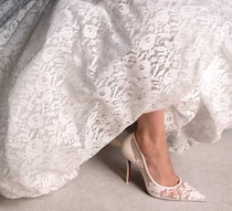 クリスチャンルブタンのブライダルカプセルコレクションで輝く花嫁に♡