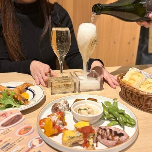 ハイボールが64円から！2年ぶりに高槻駅チカに復活「原価ビストロチーズプラス高槻」