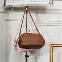 Dior新作スモールレザーグッズ登場♡遊び心とエレガンスが融合